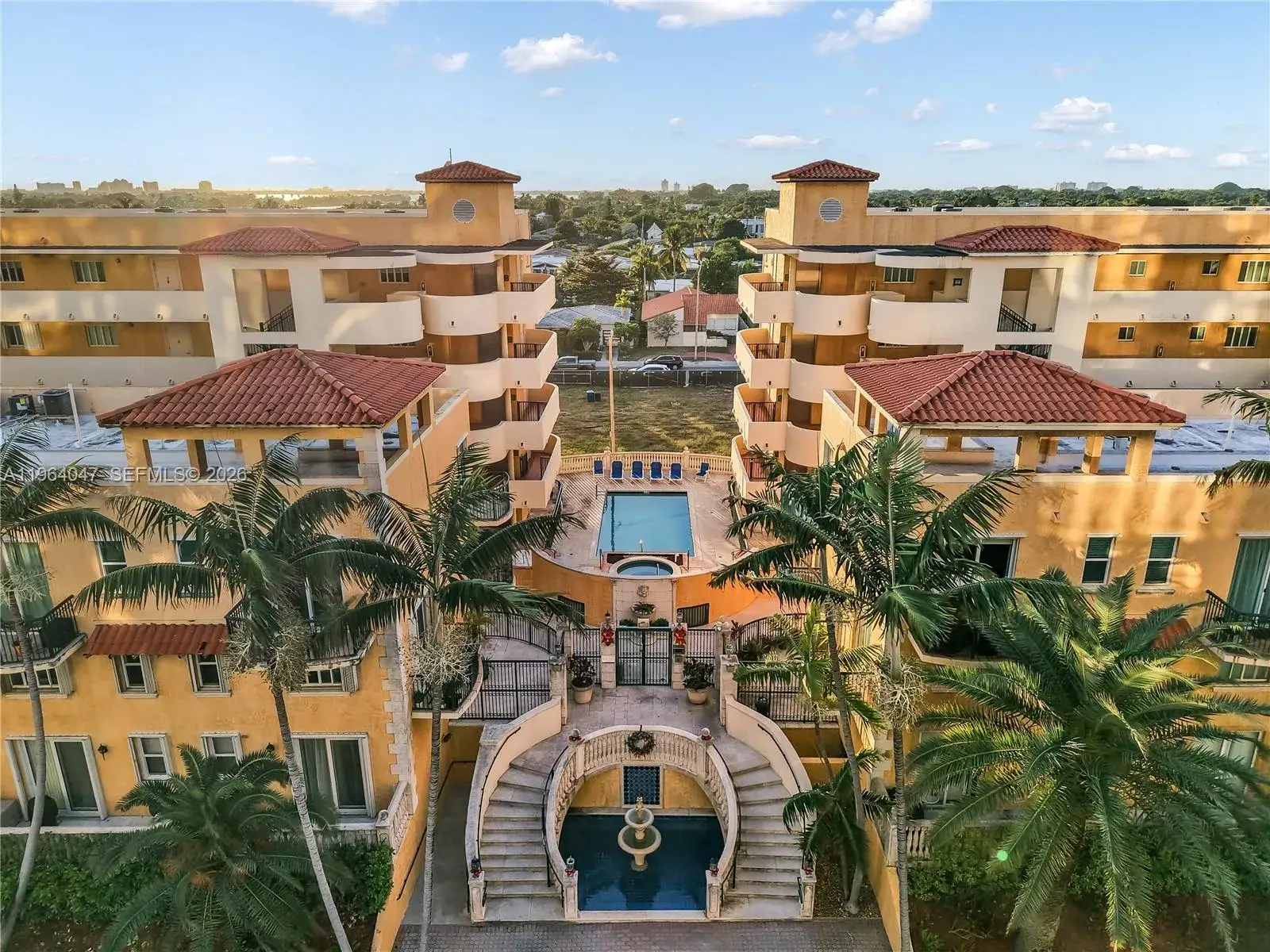 1 bedroom 1 bath Residential for sale at 8888 Collins Ave # 103, Surfside FL 33154