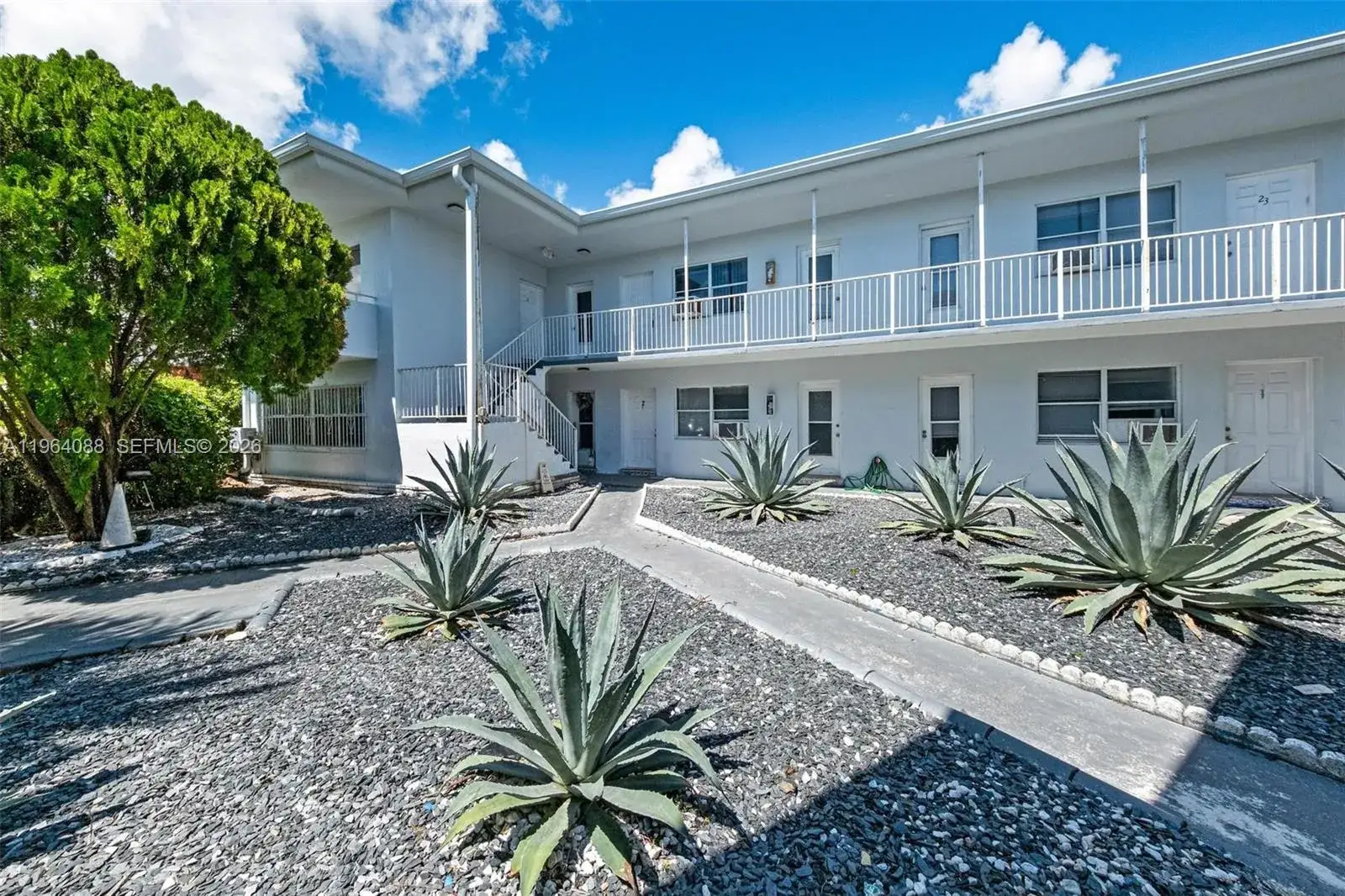 1 bedroom 1 bath Residential Lease for rent at 7271 Gary Ave # 25, Miami Beach FL 33141