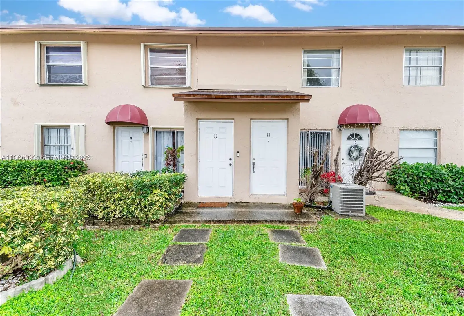 3 bedroom 2 bath Residential Lease for rent at 15280 SW 80th St # 11, Miami FL 33193