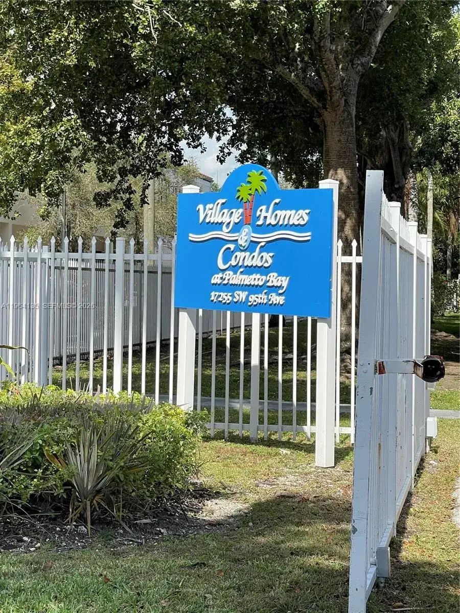 1 bedroom 1 bath Residential for sale at 17255 SW 95th Ave # 462, Palmetto Bay FL 33157