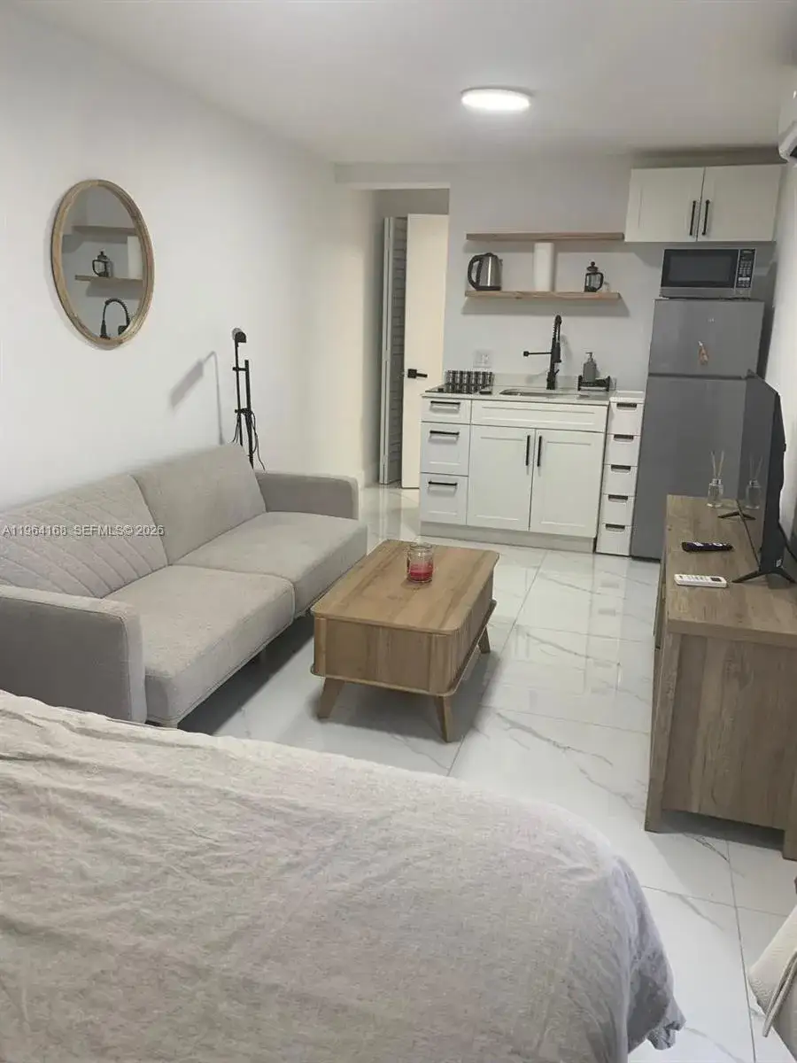 1 bedroom 1 bath Residential Lease for rent at 610 NW 111th St # 1, Miami FL 33168