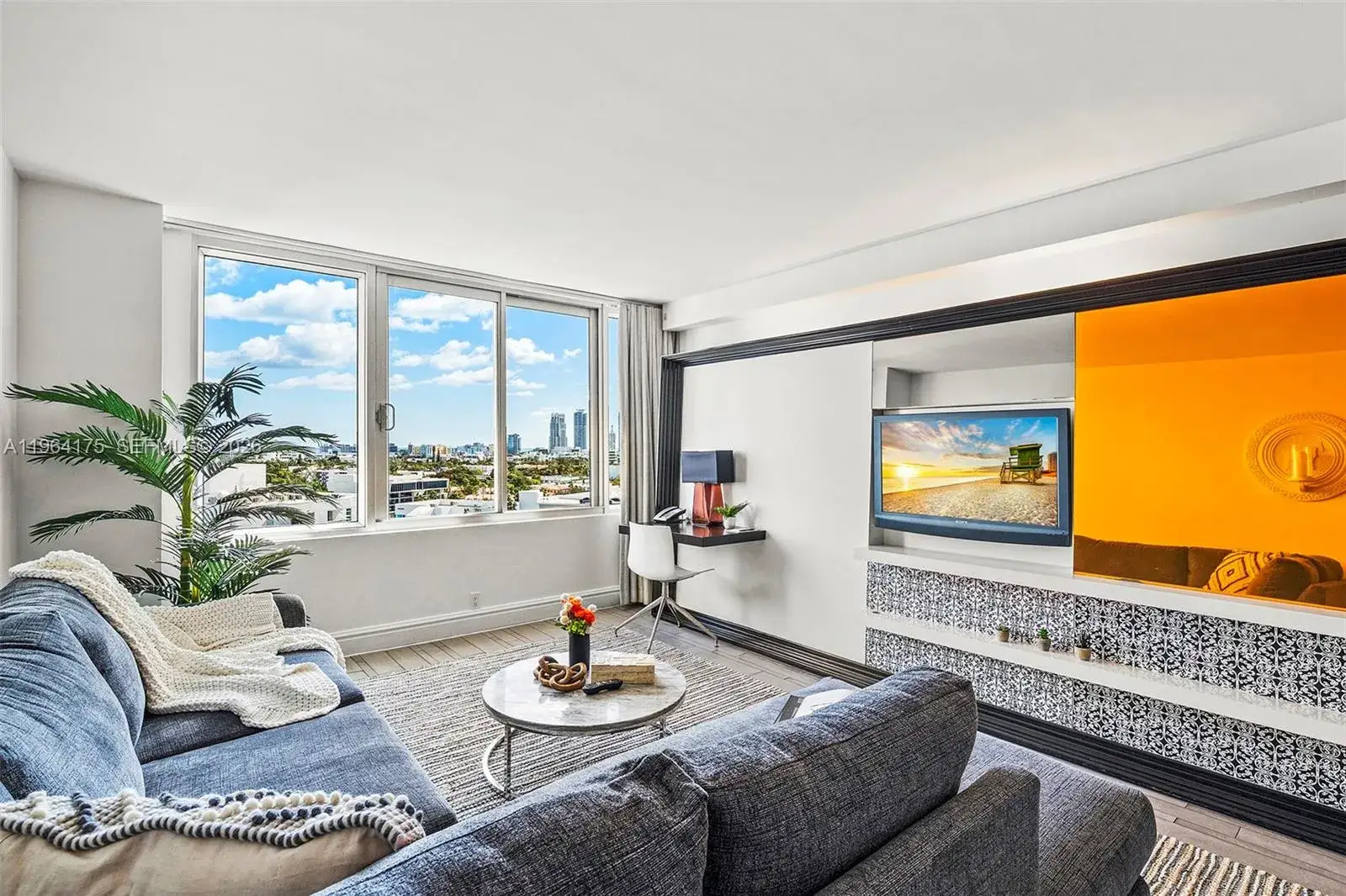 1 bedroom 1 bath Residential for sale at 1100 West Ave # 1123, Miami Beach FL 33139