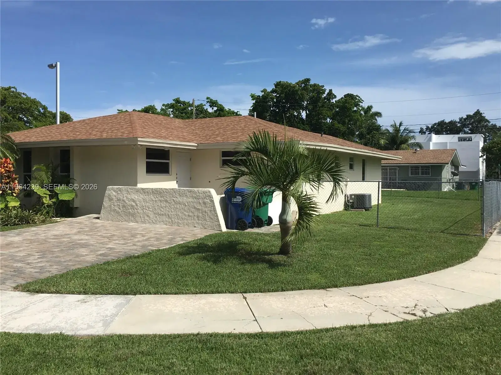 2 bedroom 2 bath Residential Lease for rent at 5782 SW 61st St # 5782, Miami FL 33143