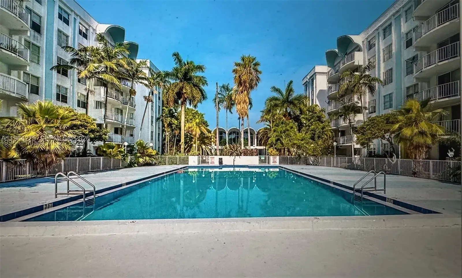 1 bedroom 1 bath Residential for sale at 496 NW 165th St Rd # 614, Miami FL 33169