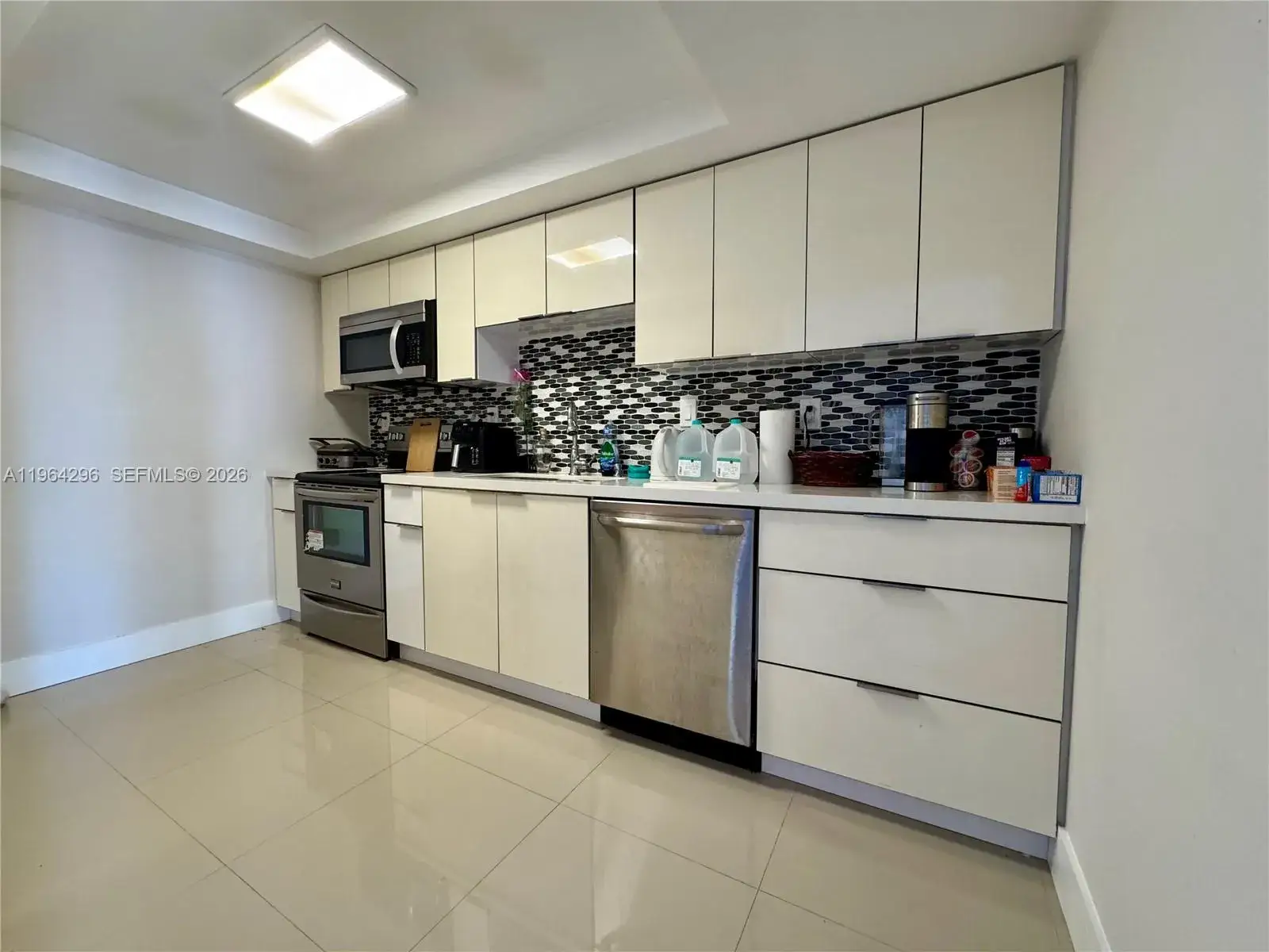 1 bedroom 1 bath Residential for sale at 18011 Biscayne Blvd # 1802, Aventura FL 33160
