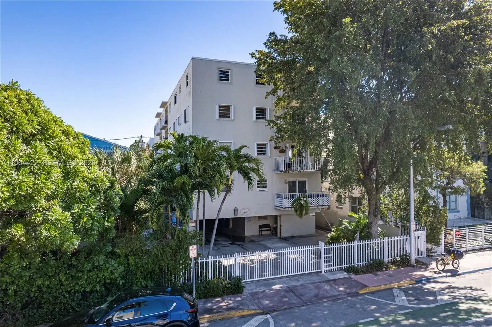 1 bedroom 1 bath Residential for sale at 1615 Meridian Ave # 202, Miami Beach FL 33139