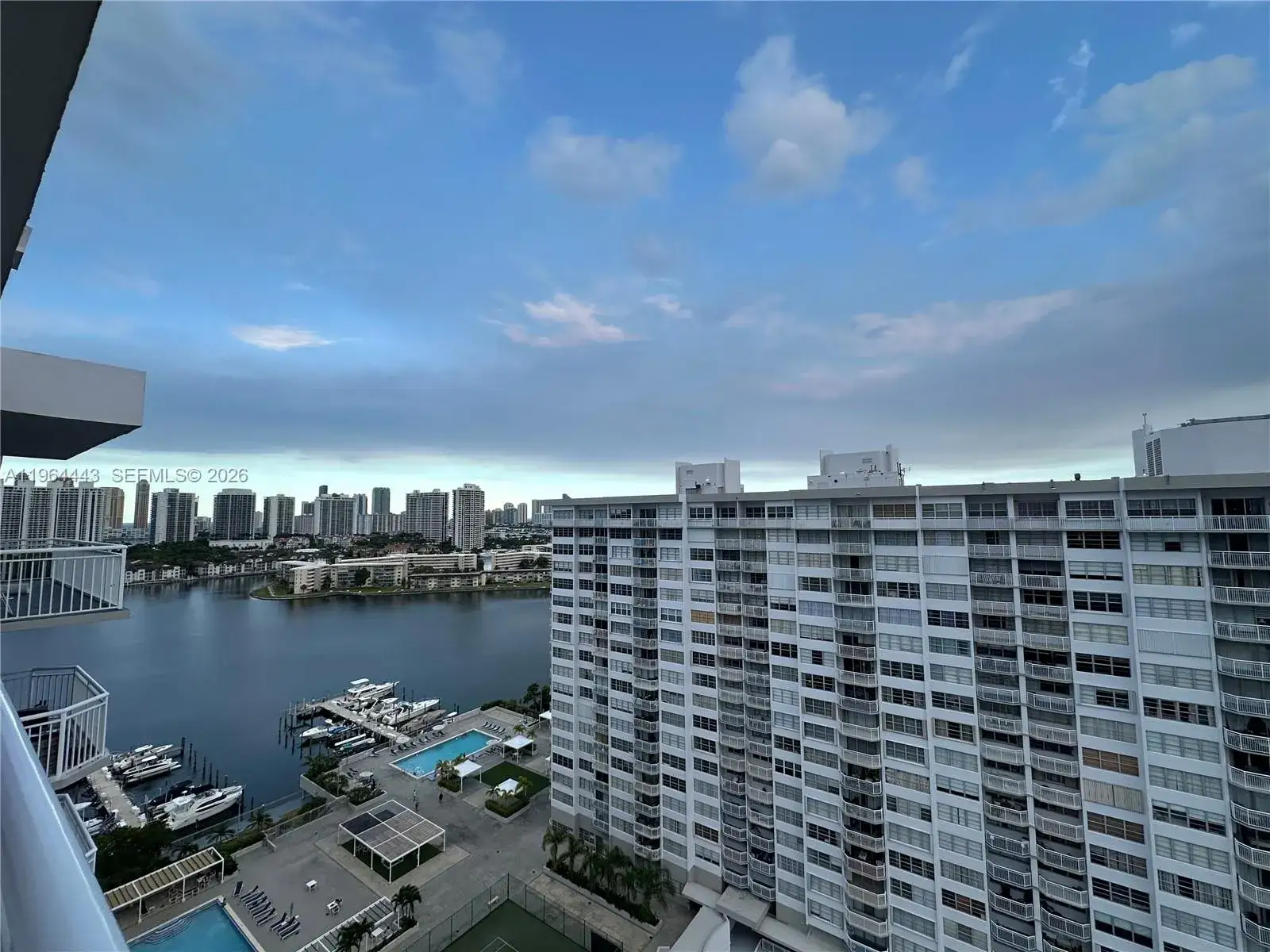 2 bedroom 2 bath Residential for sale at 18051 Biscayne Blvd, Aventura FL 33160