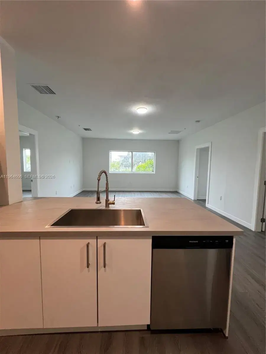 2 bedroom 2 bath Residential Lease for rent at 2311 NW 22nd Ave # 405, Miami FL 33142