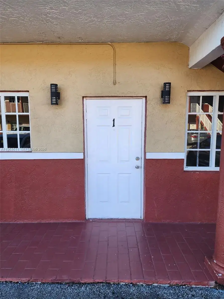 1 bedroom 1 bath Residential Lease for rent at 10805 SW 86th St # 1, Miami FL 33173