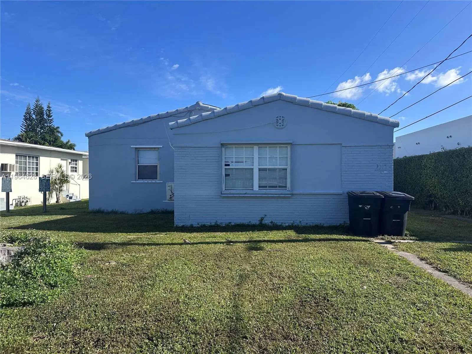 2 bedroom 1 bath Residential Lease for rent at 2125 Bay Dr # C, Miami Beach FL 33141