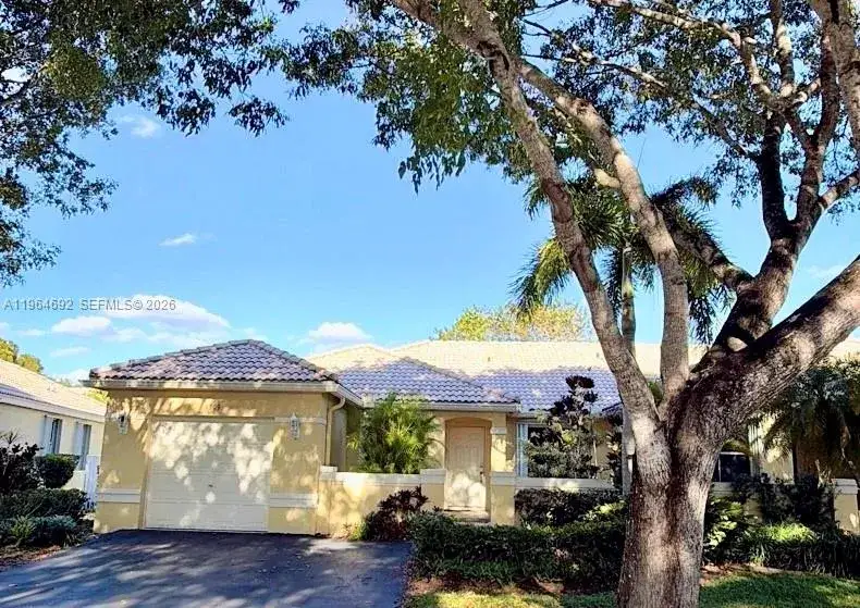 3 bedroom 2 bath Residential for sale at 4309 Pine Ridge Ct, Weston FL 33331