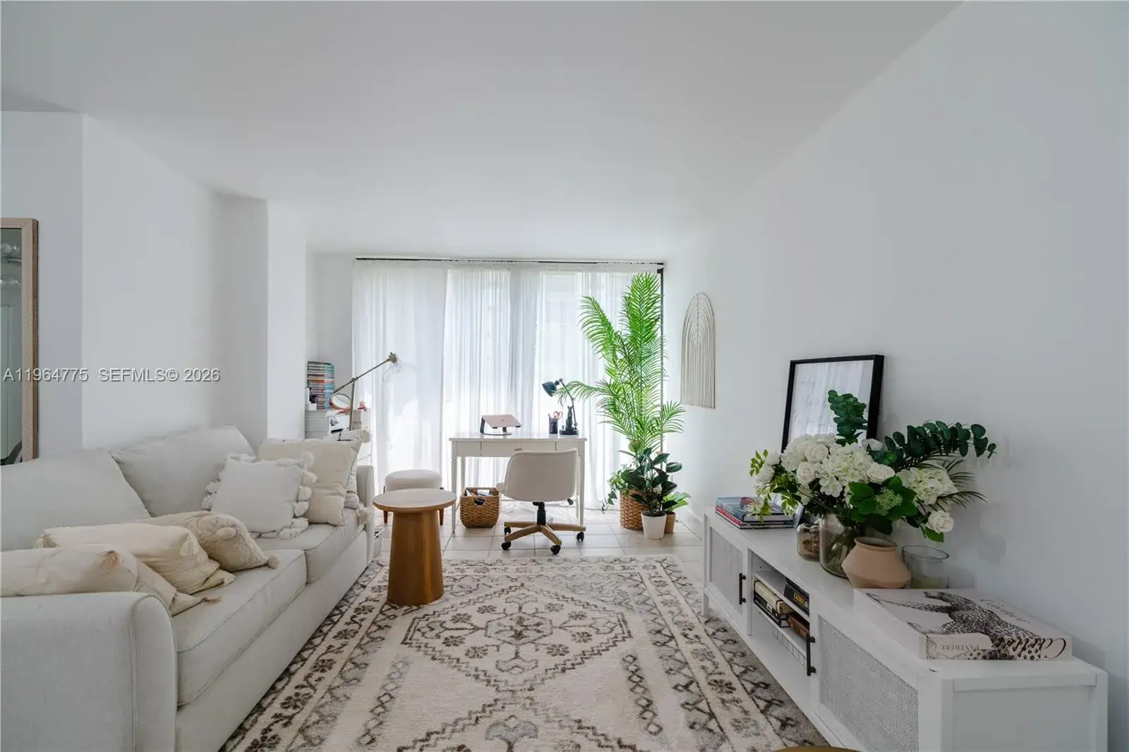 1 bedroom 1 bath Residential for sale at 17021 N Bay Rd # 526, Sunny Isles Beach FL 33160
