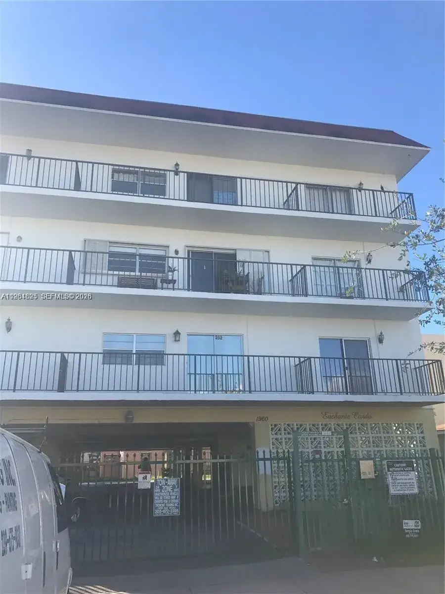 1 bedroom 1 bath Residential for sale at 1960 Marseille Dr # 305, Miami Beach FL 33141