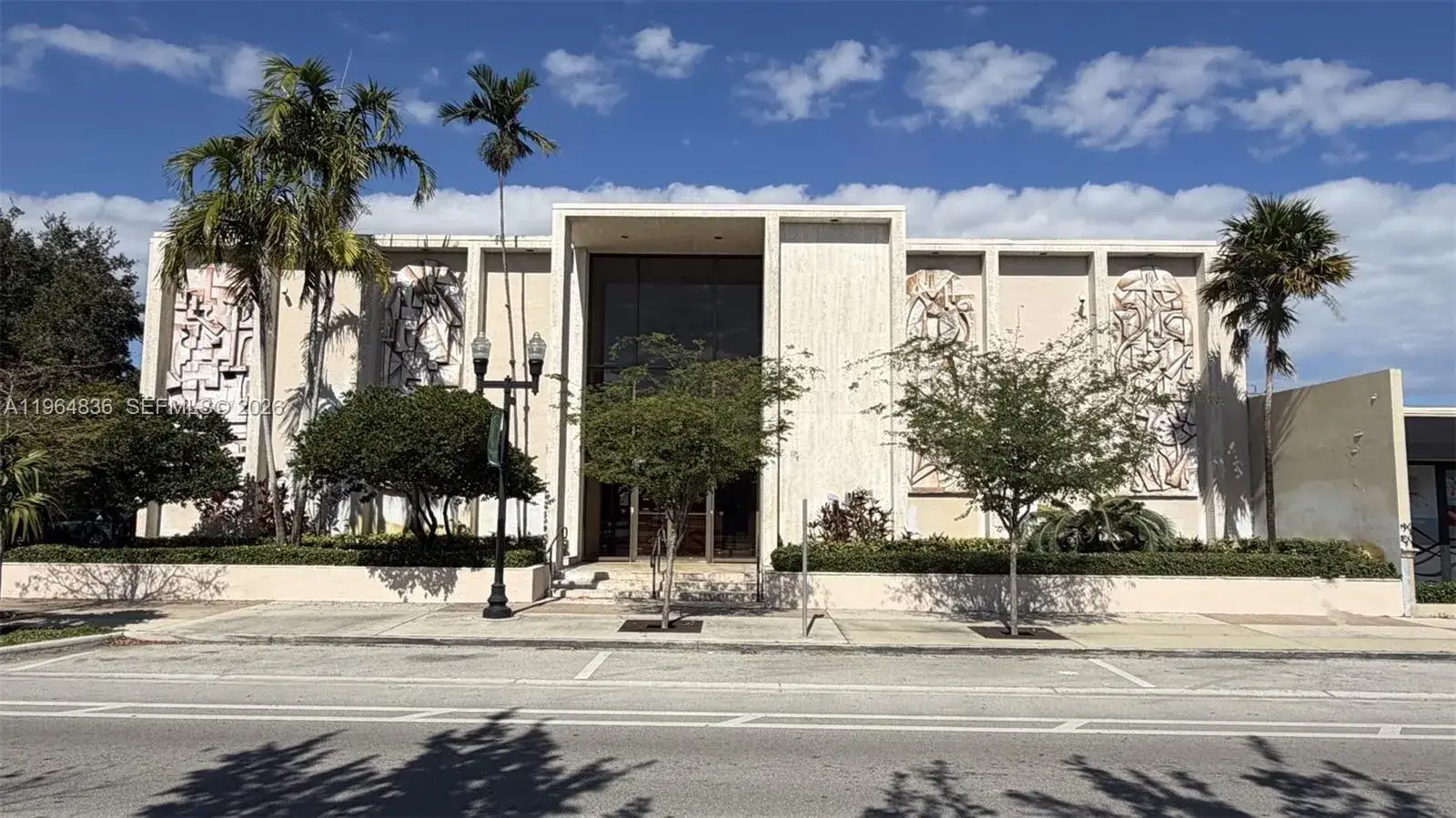 2435 Hollywood Blvd, Hollywood FL 33020