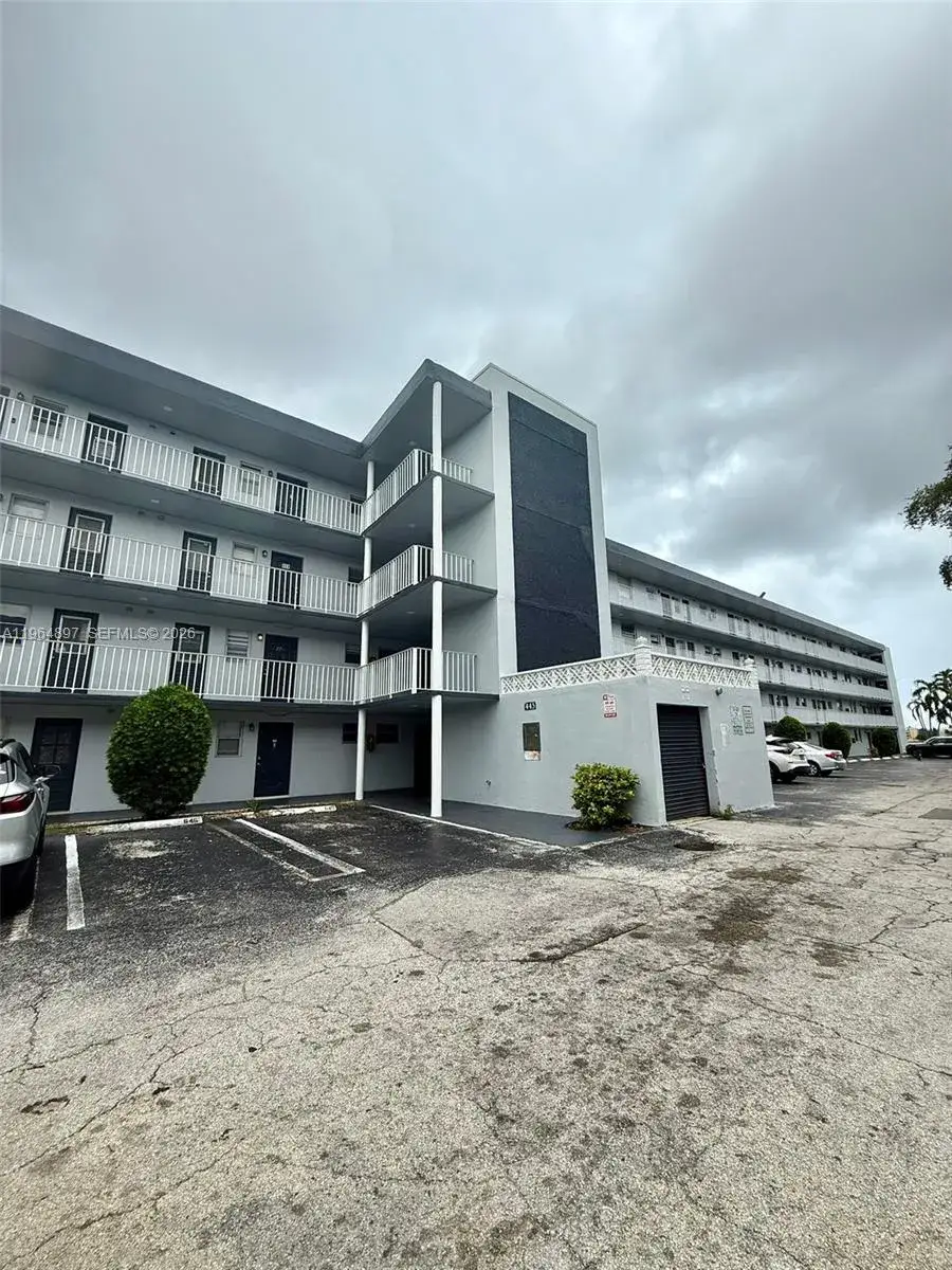 2 bedroom 2 bath Residential for sale at 445 NE 195th St # 429, Miami FL 33179