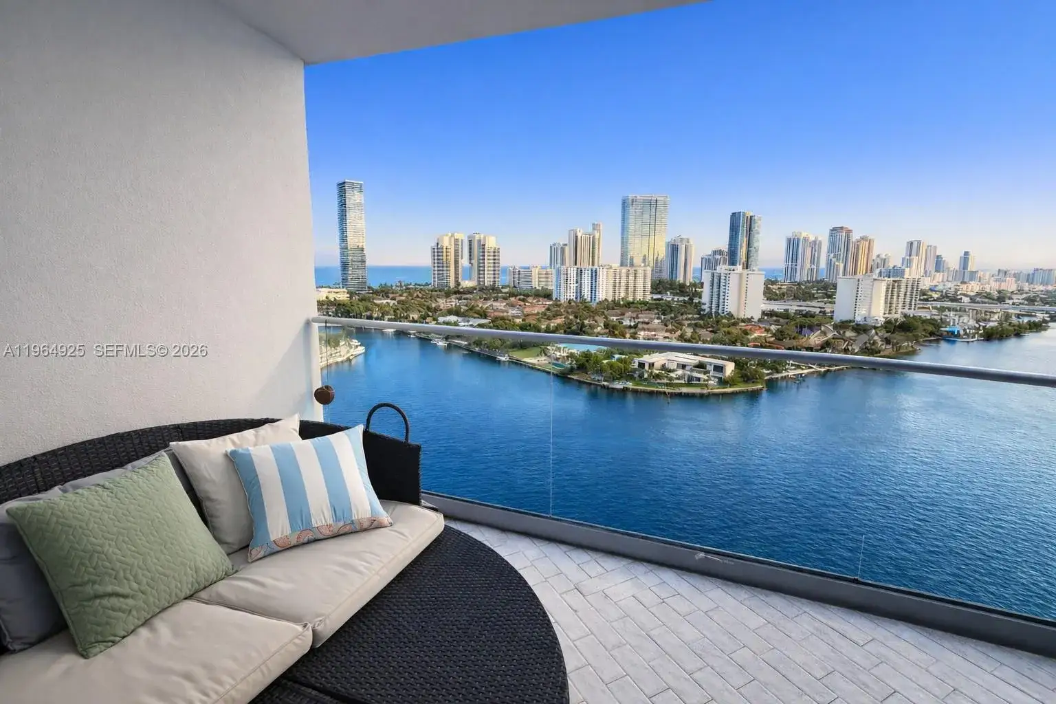 2 bedroom 2 bath Residential for sale at 19707 Turnberry Way # 20G, Aventura FL 33180