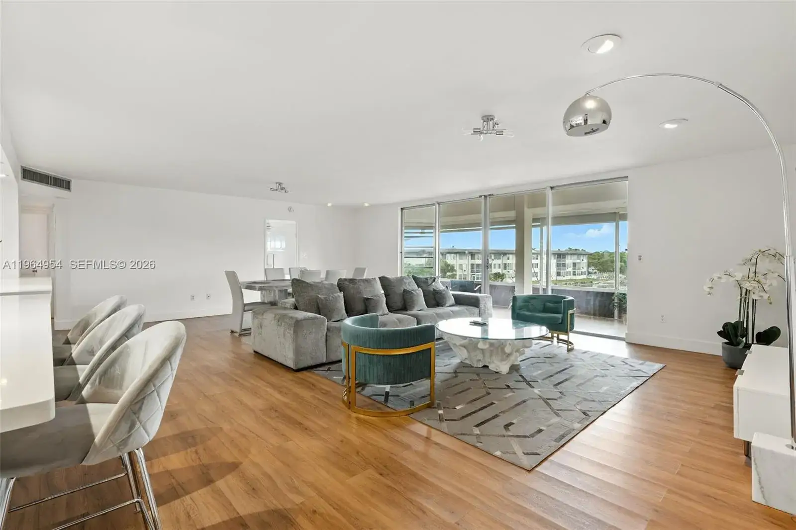 3 bedroom 3 bath Residential for sale at 1350 NE 191st St # B307, Miami FL 33179