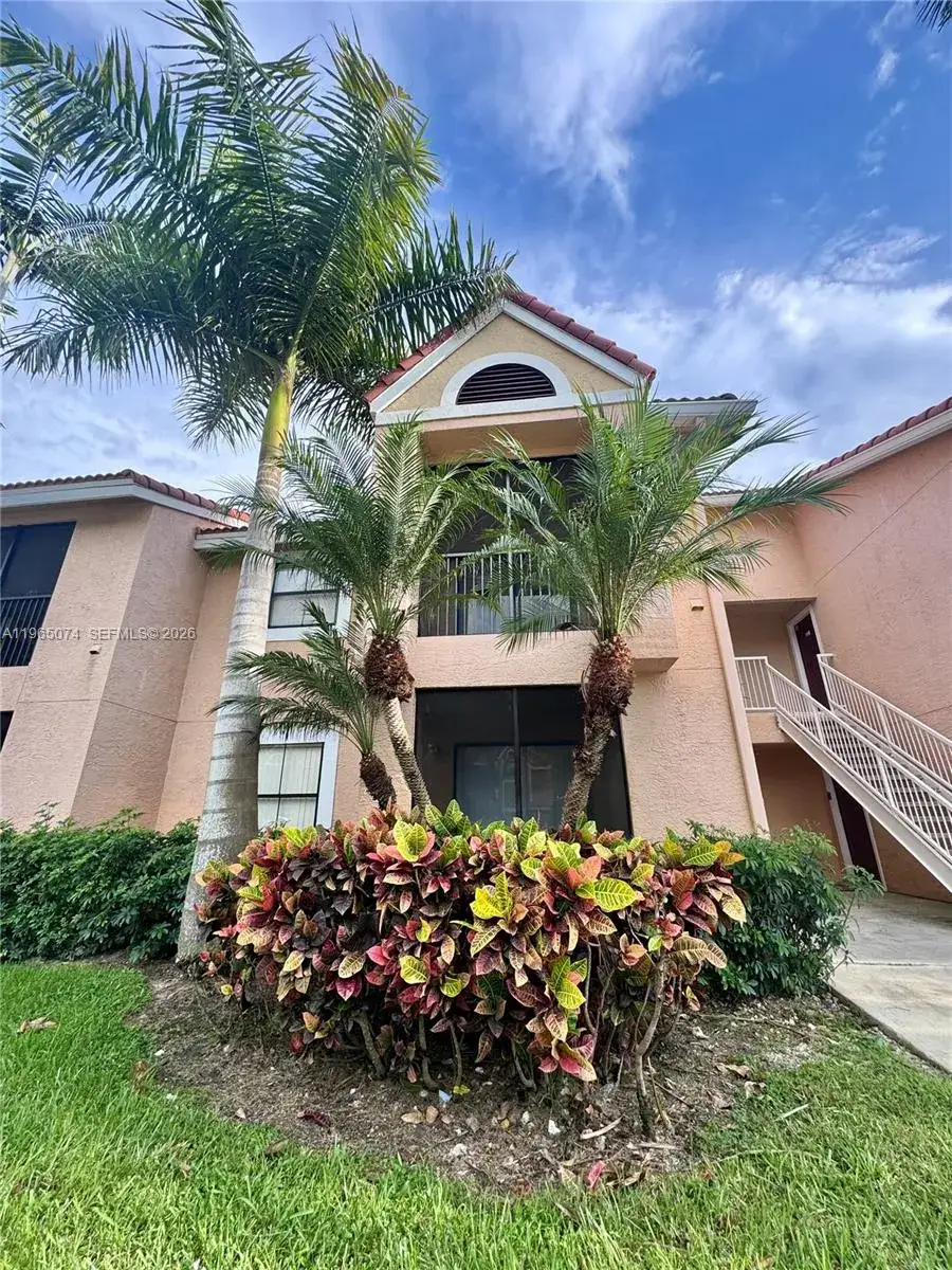 1 bedroom 1 bath Residential Lease for rent at 15560 SW 104th Ter # 612, Miami FL 33196
