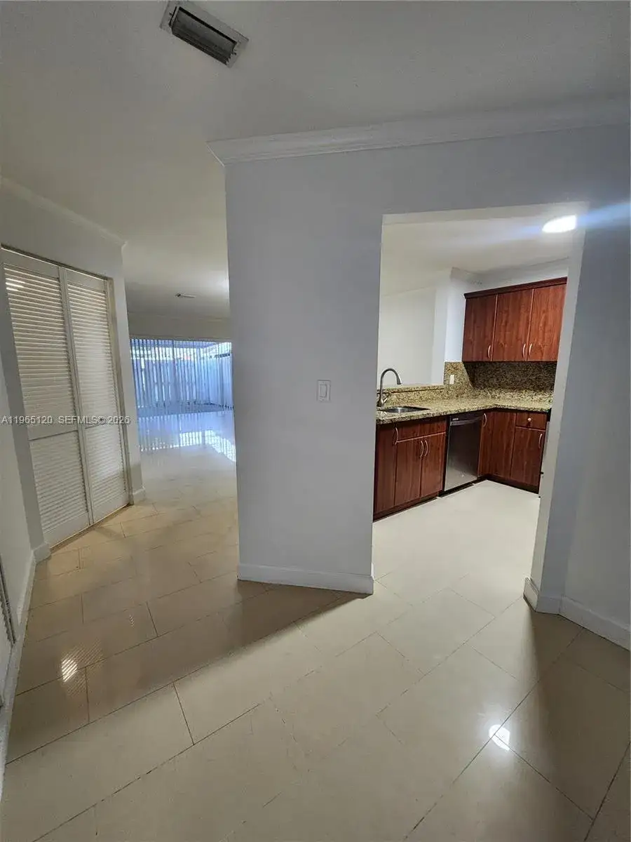 3 bedroom 3 bath Residential for sale at 6485 SW 129th Ave, Miami FL 33183