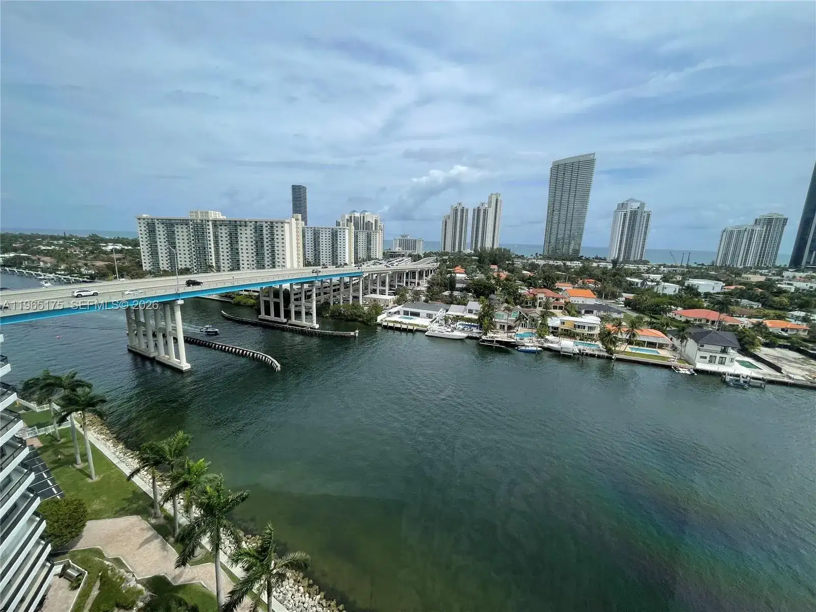 2 bedroom 2 bath Residential Lease for rent at 19195 NE 36th Ct # 1509, Aventura FL 33180