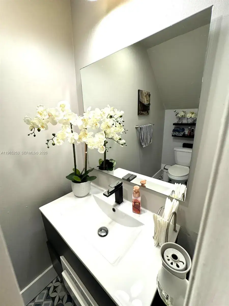 4 bedroom 2 bath Residential for sale at 9189 NW 45th St, Sunrise FL 33351