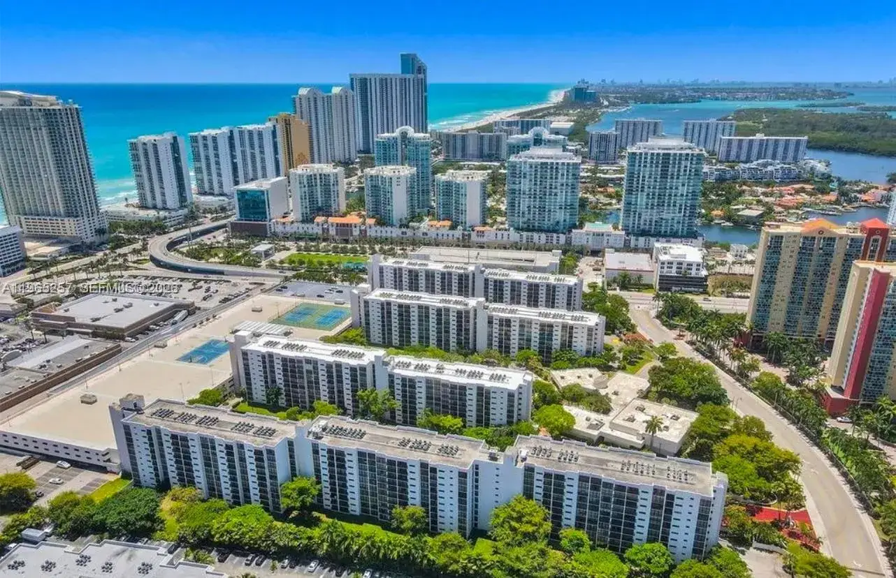 2 bedroom 2 bath Residential for sale at 17011 N Bay Rd # 906, Sunny Isles Beach FL 33160
