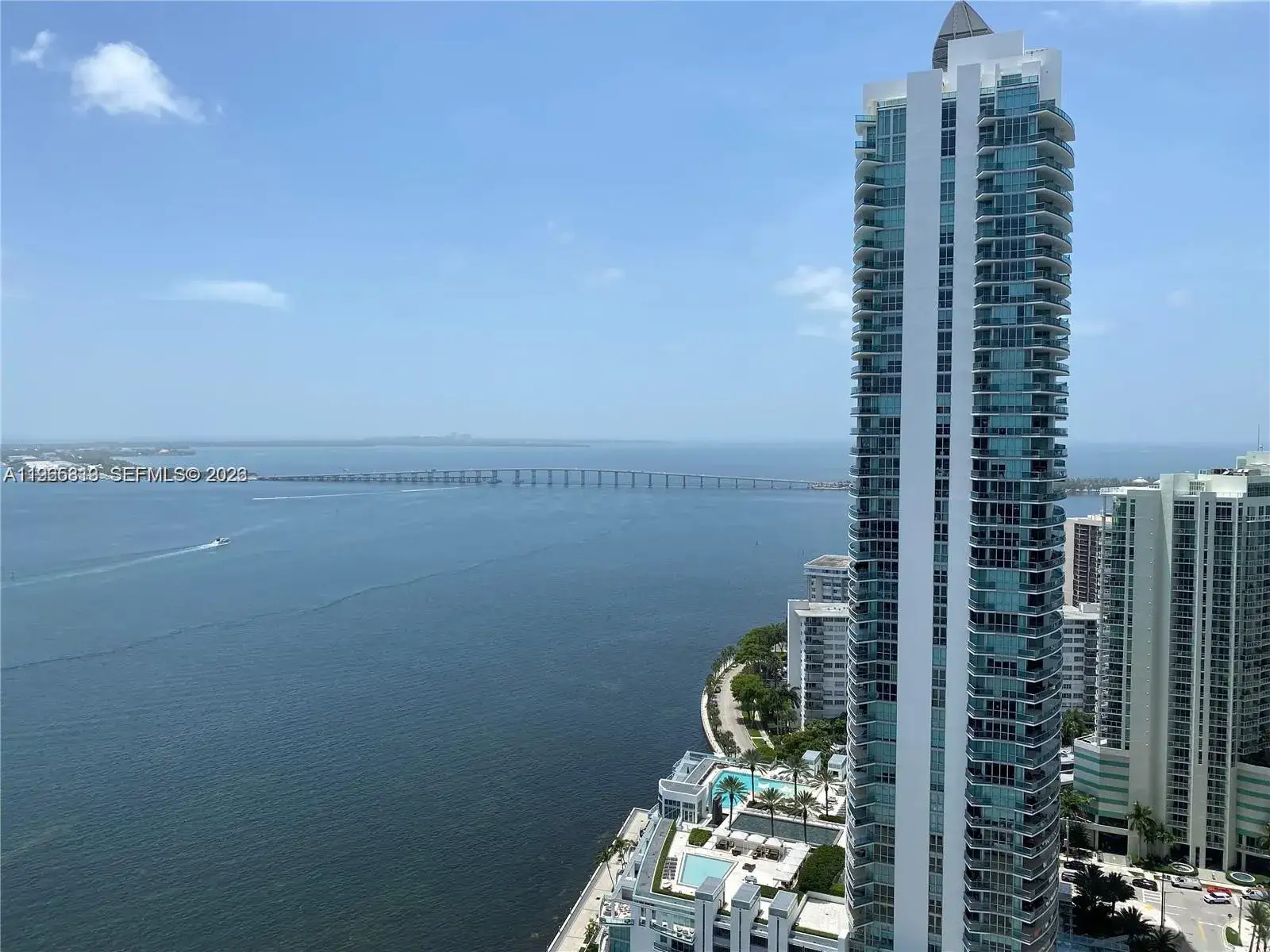 1 bedroom 1 bath Residential Lease for rent at 1155 Brickell Bay Dr, Miami FL 33131