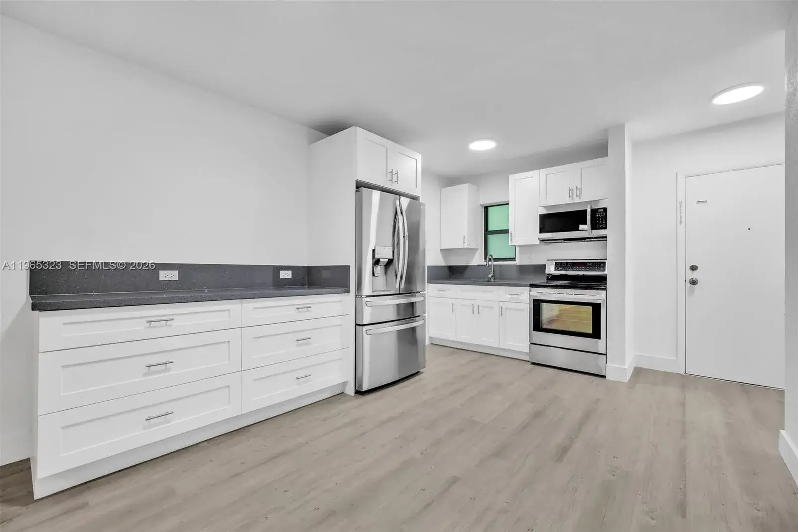 2 bedroom 1 bath Residential Lease for rent at 1530 SW 2nd St # 301, Miami FL 33135