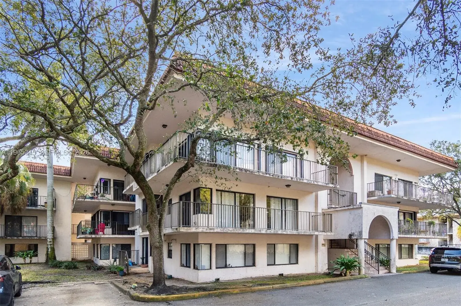 2 bedroom 2 bath Residential for sale at 4705 SW 62nd Ave # 204, Davie FL 33314