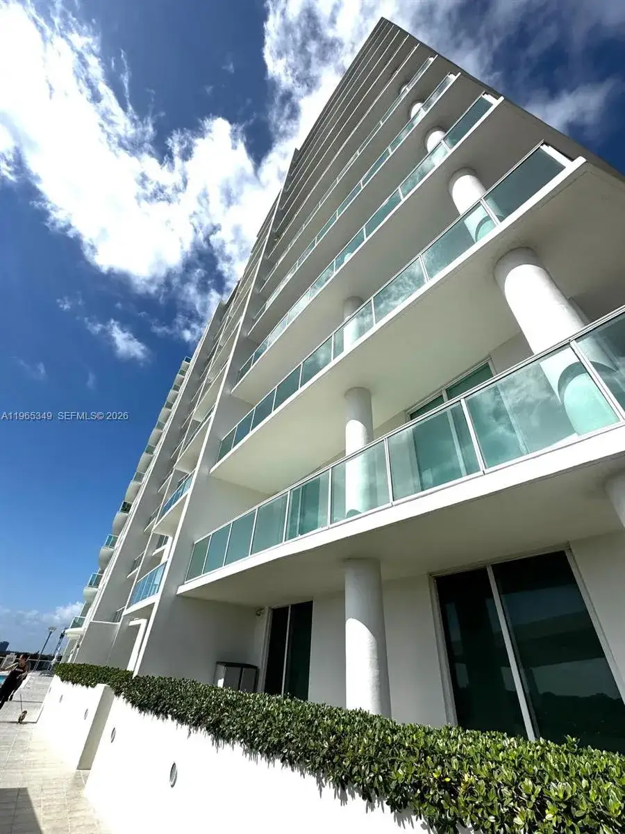 1 bedroom 1 bath Residential for sale at 2525 SW 3rd Ave # 903, Miami FL 33129