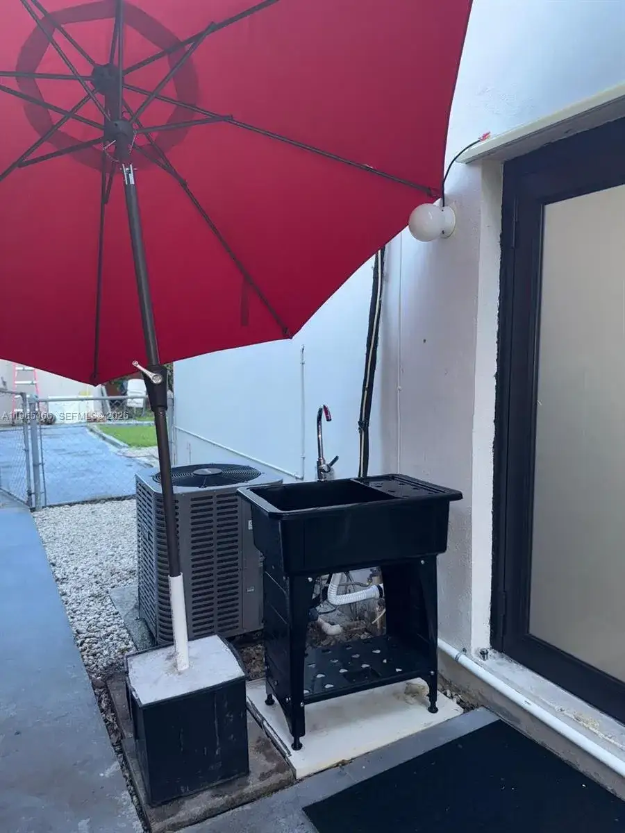 1 bedroom 1 bath Residential Lease for rent at 13142 SW 5th St # 0, Miami FL 33184