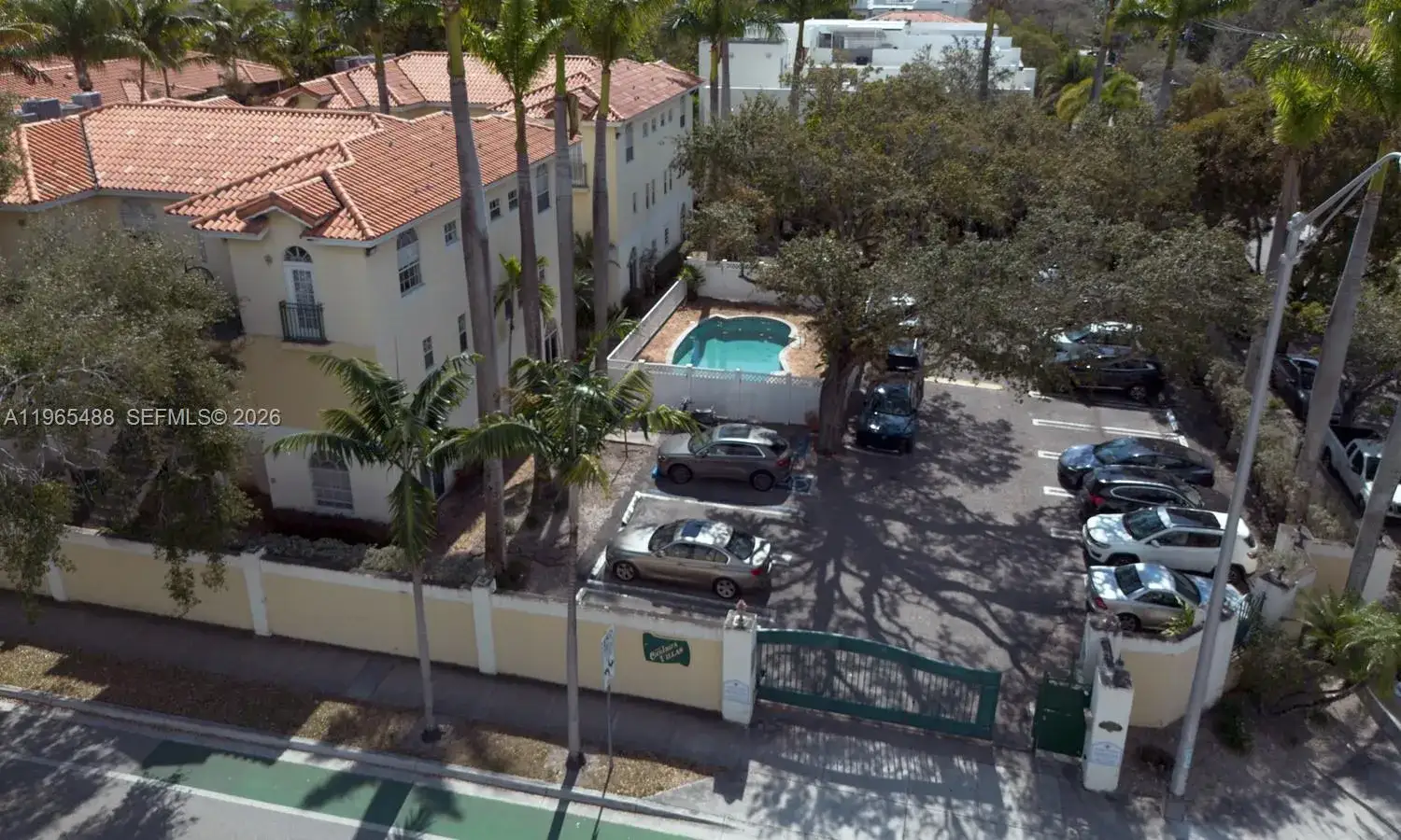 1 bedroom 1 bath Residential Lease for rent at 3356 Bird Ave # 4, Miami FL 33133