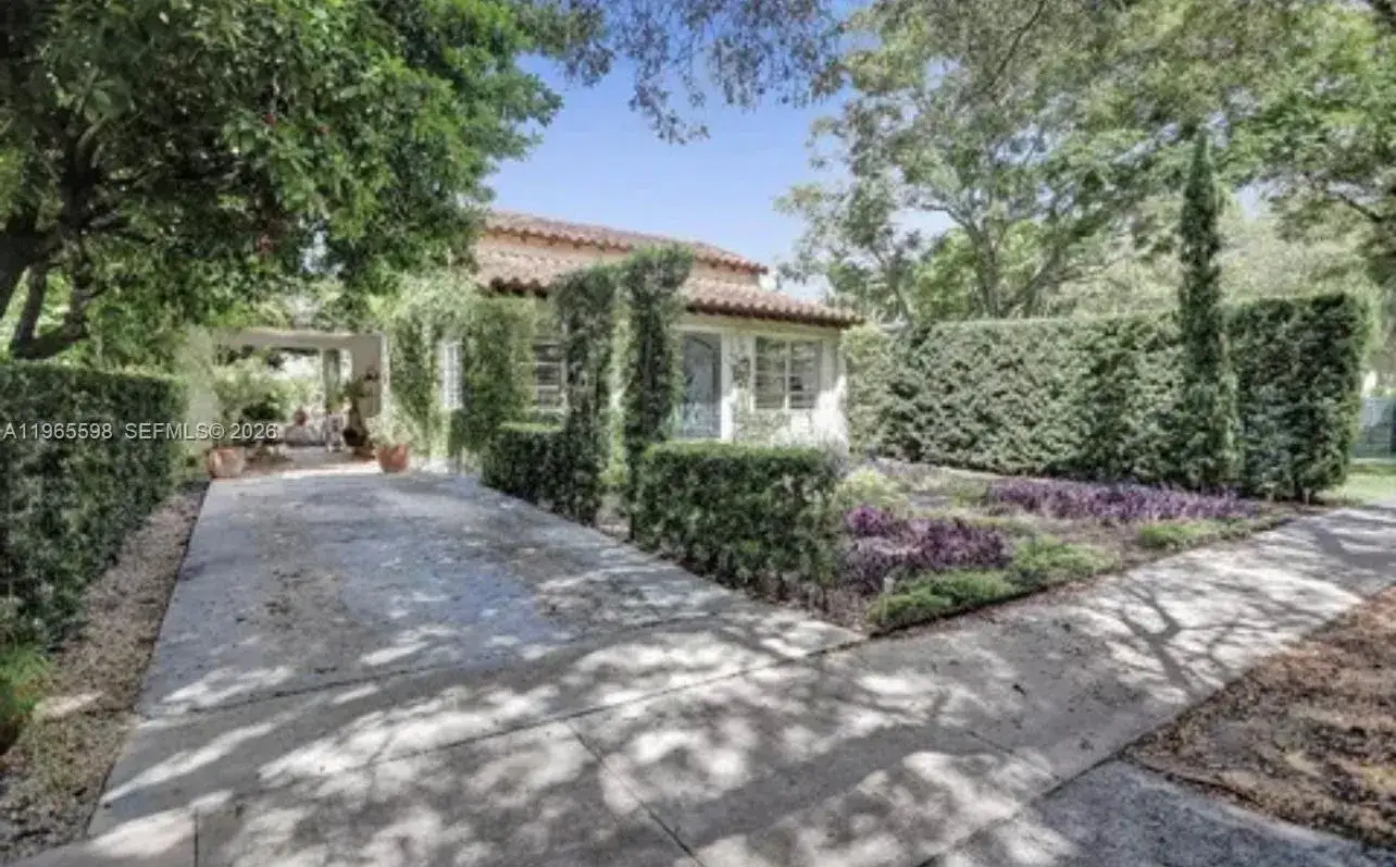 6 bedroom 3 bath Residential Lease for rent at 1107 Alhambra Cir, Coral Gables FL 33134
