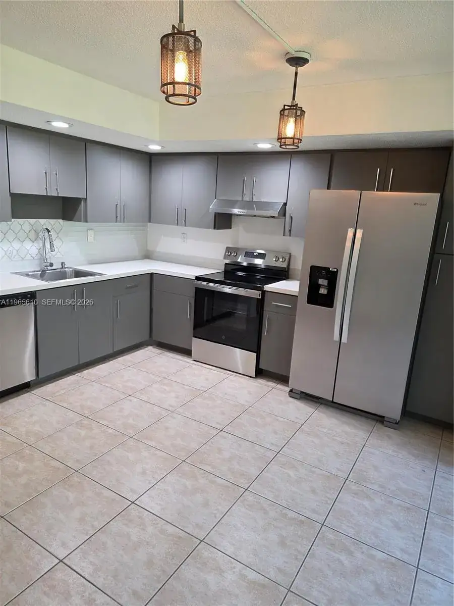 3 bedroom 2 bath Residential Lease for rent at 8065 SW 107th Ave # 214, Miami FL 33173