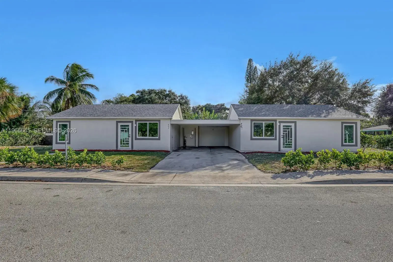 2 bedroom 1 bath Residential Lease for rent at 802 S M St # 802, Lake Worth FL 33460