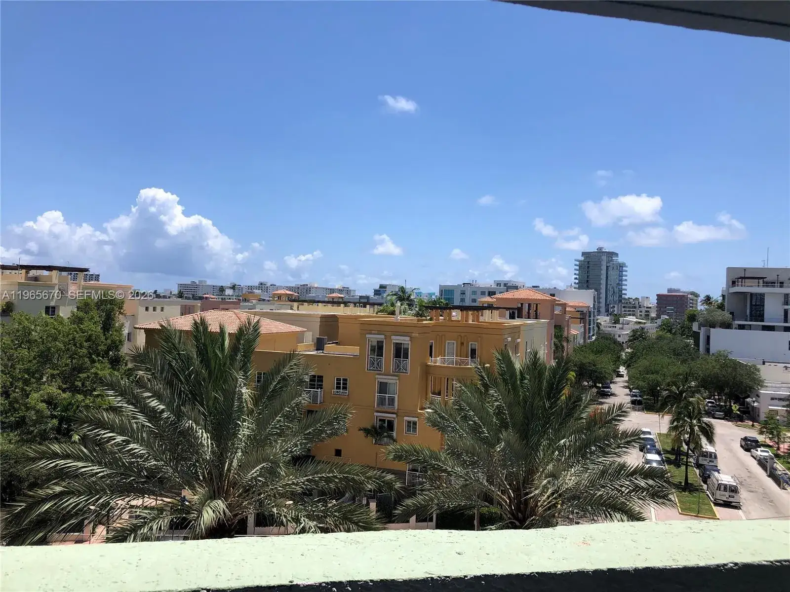 1 bedroom 1 bath Residential Lease for rent at 90 Alton Rd # 607, Miami Beach FL 33139