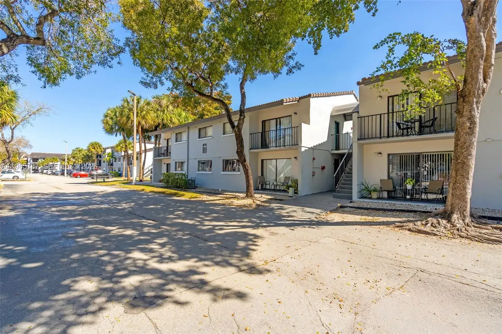 2 bedroom 2 bath Residential for sale at 7060 NW 179th St # 210, Hialeah FL 33015