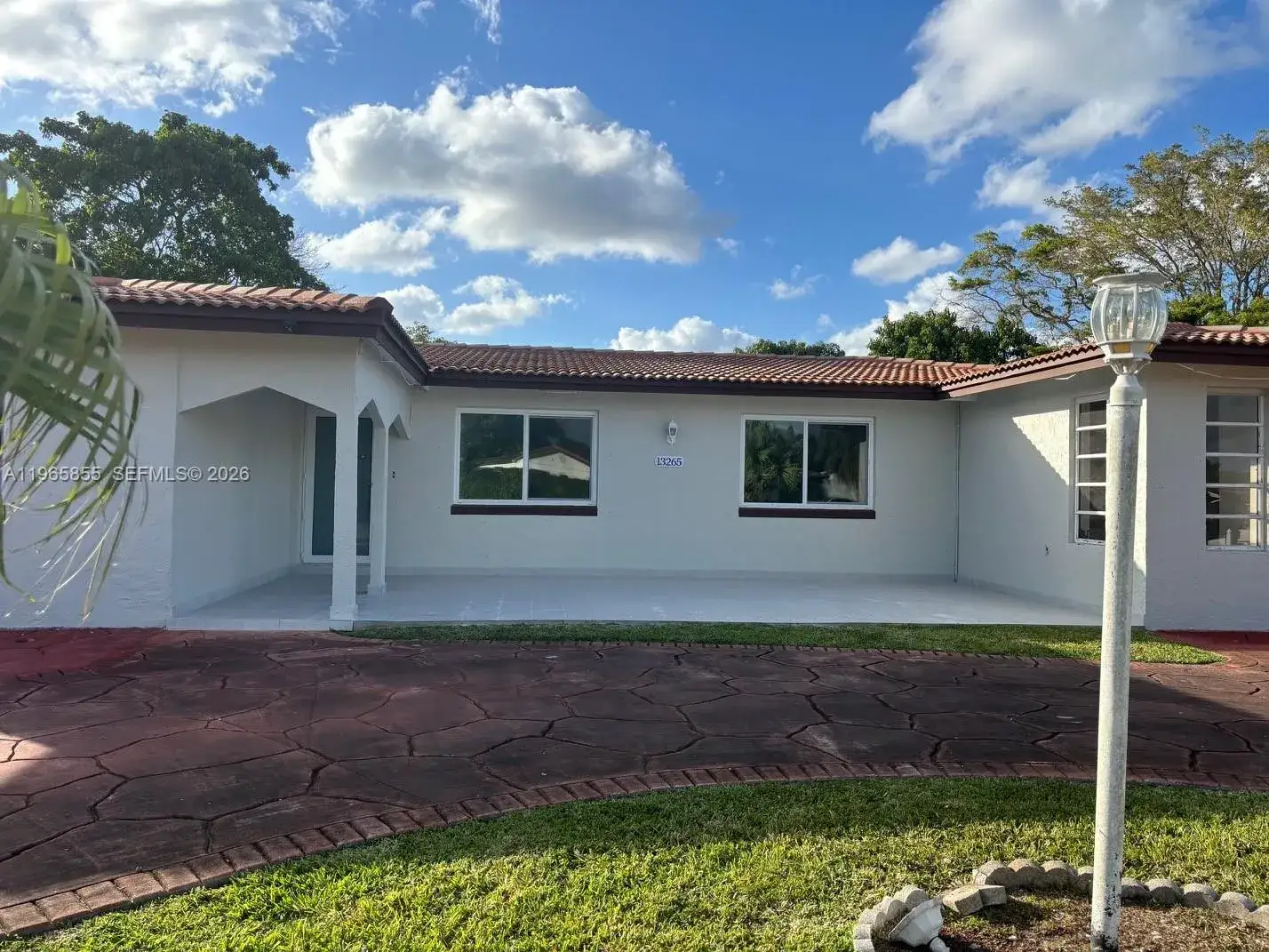 1 bedroom 1 bath Residential Lease for rent at 13265 SW 53rd St # 2, Miami FL 33175