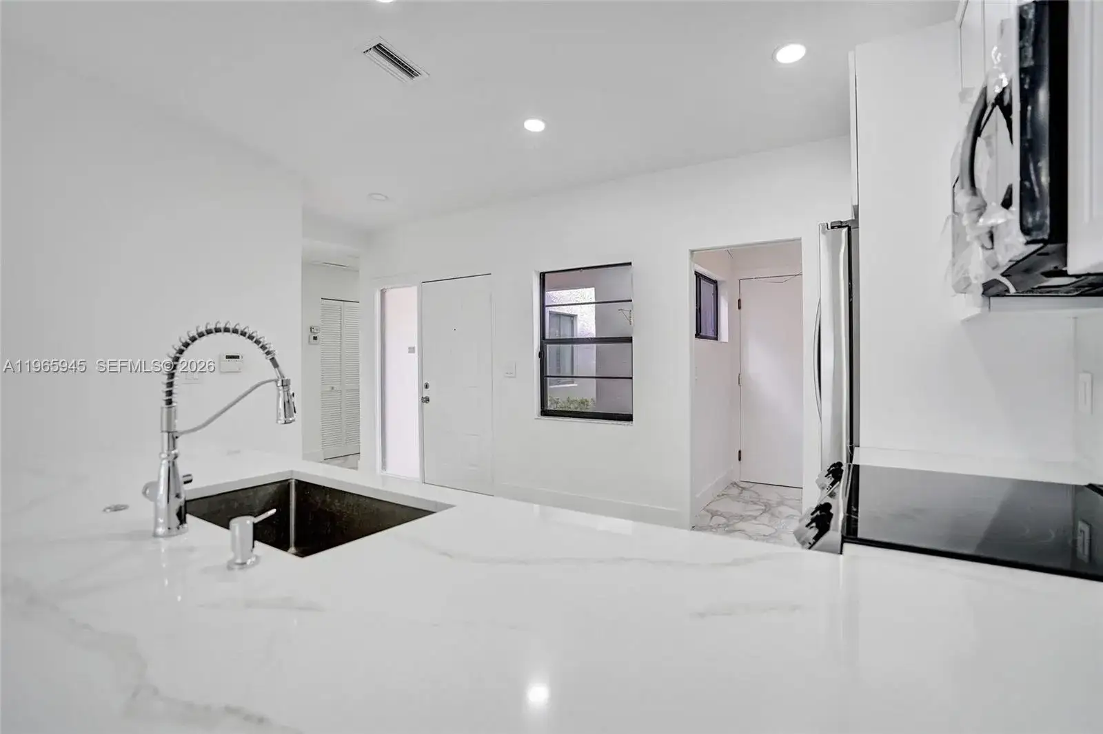 2 bedroom 2 bath Residential for sale at 6128 Kings Gate Cir # B, Delray Beach FL 33484