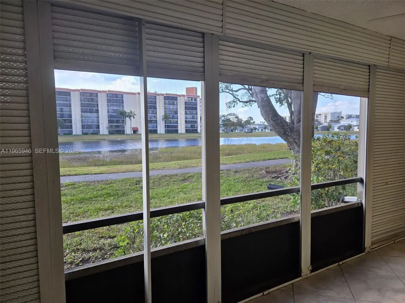 1 bedroom 2 bath Residential for sale at 6675 S Oriole Blvd # 1040, Delray Beach FL 33446