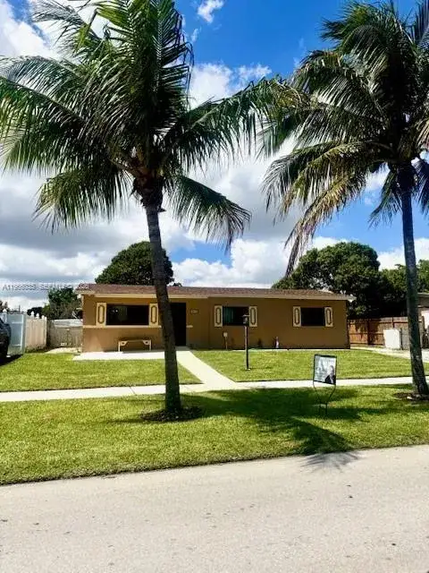 1481 SW 7th Ter, Deerfield Beach FL 33441