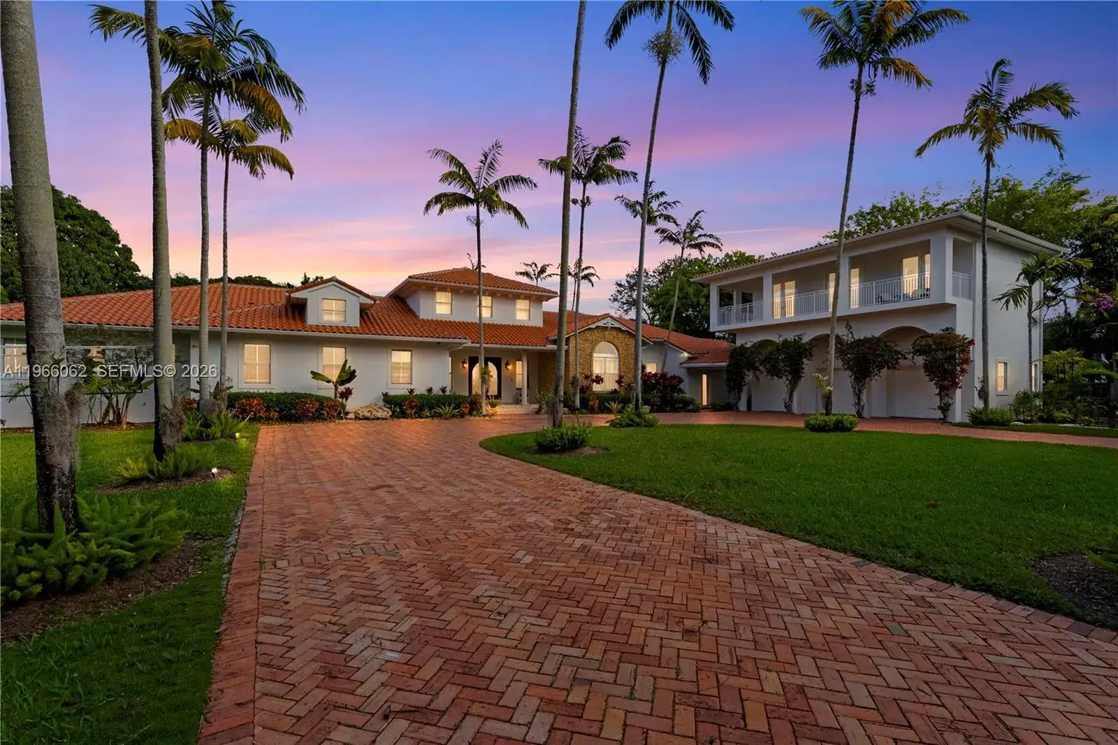 7 bedroom 6 bath Residential for sale at 6235 Rolling Road Dr, Pinecrest FL 33156