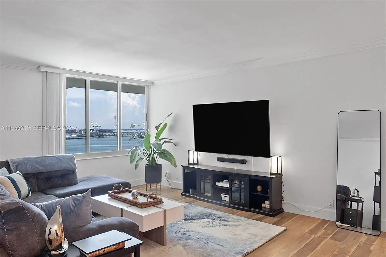 1 bedroom 1 bath Residential for sale at 1200 West Ave, Miami Beach FL 33139