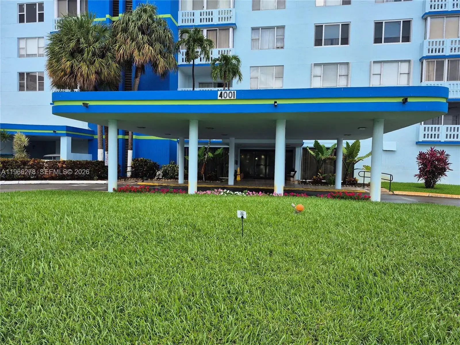 2 bedroom 2 bath Residential for sale at 4001 Hillcrest Dr # 416, Hollywood FL 33021