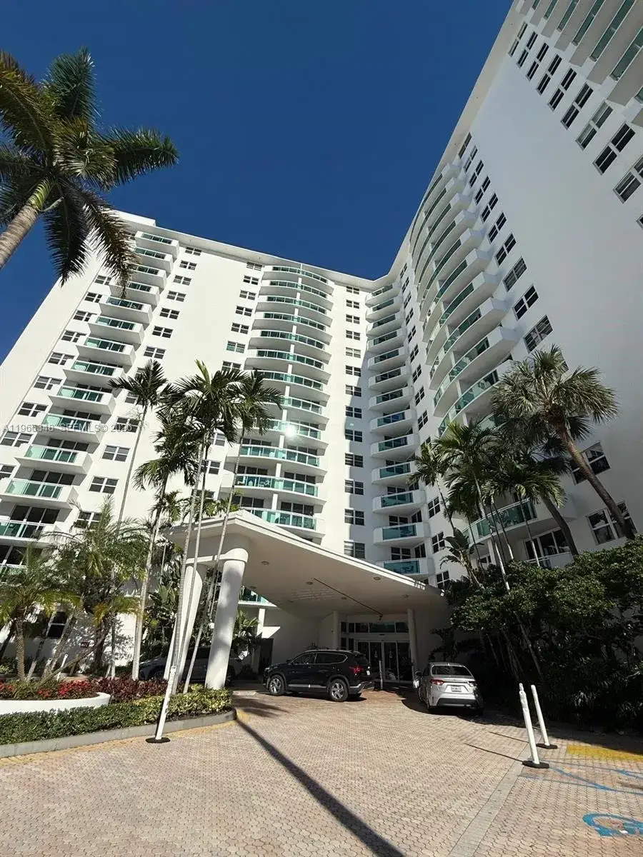 1 bedroom 1 bath Residential Lease for rent at 3001 S Ocean Dr # 107, Hollywood FL 33019