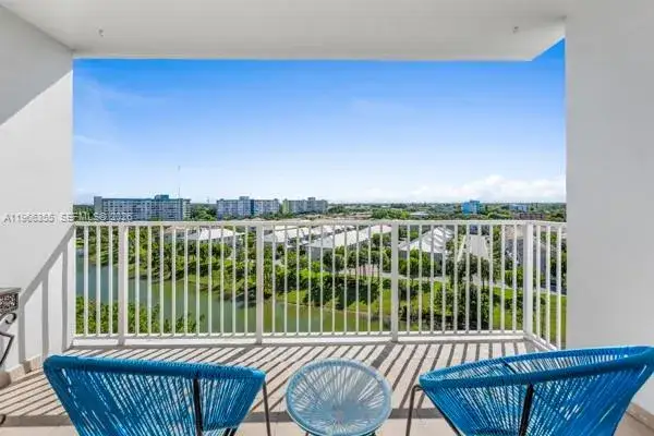 2 bedroom 2 bath Residential for sale at 3850 Washington St # 910, Hollywood FL 33021