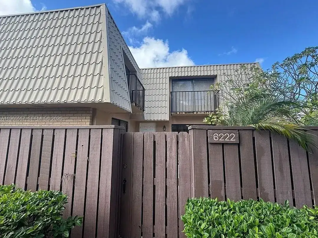 2 bedroom 2 bath Residential for sale at 6222 62nd Way, West Palm Beach FL 33409