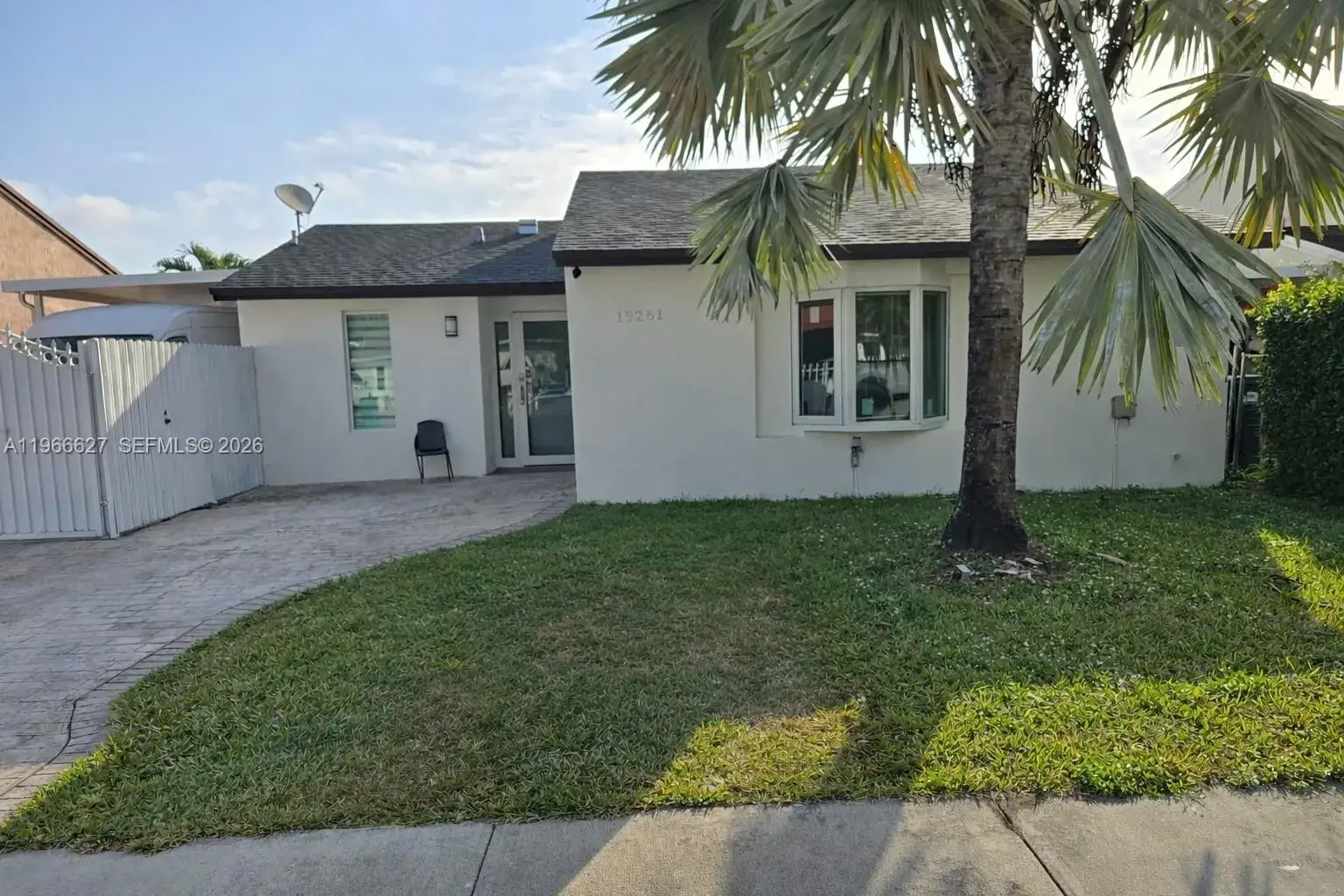 1 bedroom 1 bath Residential Lease for rent at 19261 SW 118th Ct, Miami FL 33177