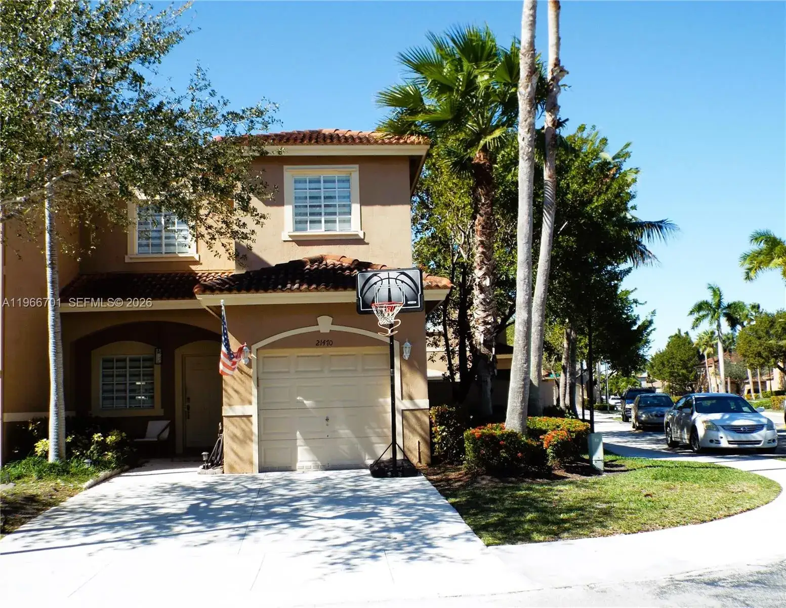3 bedroom 2 bath Residential for sale at 21470 SW 85th Path, Cutler Bay FL 33189