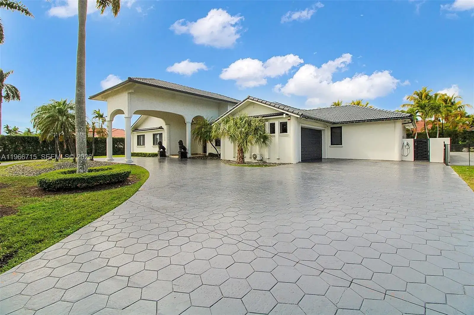 5 bedroom 5 bath Residential for sale at 2600 SW 128th Ave, Miami FL 33175
